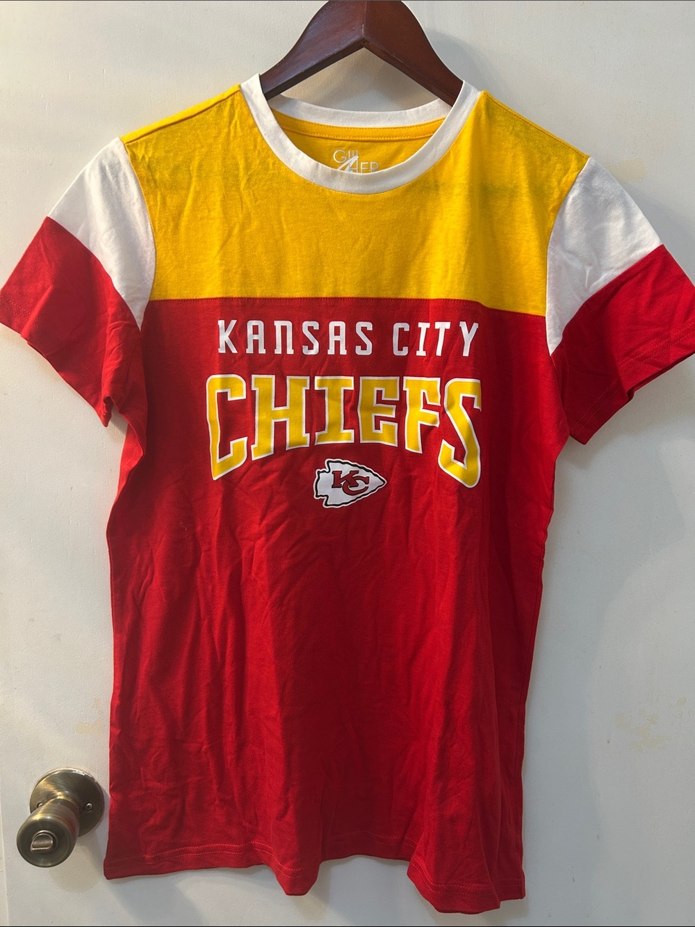 NFL Kansas City Chiefs Colorblock Women’s Tee - Red/Yellow, Sz M